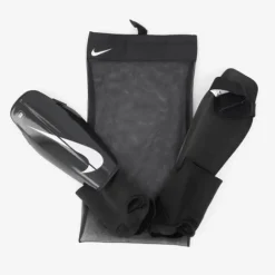 Nike Charge Shinguards scheenbeschermers zwart wit Discount
