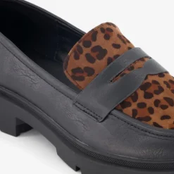 Nova Dames loafers met panterprint details zwart Sale