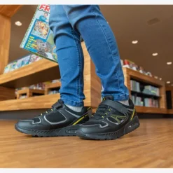 Blue Box Jongens sneakers met airzool zwart geel Best