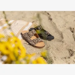 Harper Leren dames slippers met studs zwart goud Discount